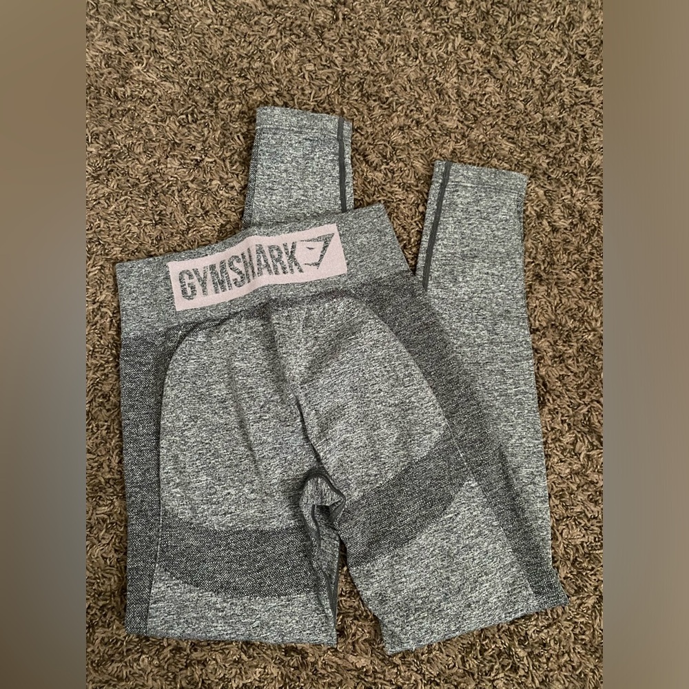 ⭐️$7⭐️ Gym shark leggings